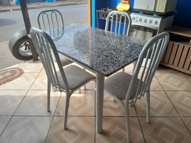 Mesa retângular pedra granito com 4 cadeiras
