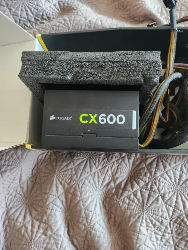 Fonte Corsair CX600