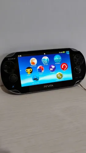 PS Vita COM CARREGADOR