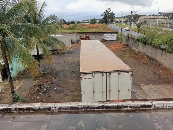 Garagem para caminhão, carretas e máquinas pesadas 