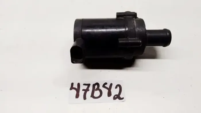 Bomba De Agua Auxiliar Vw Amarok 2016