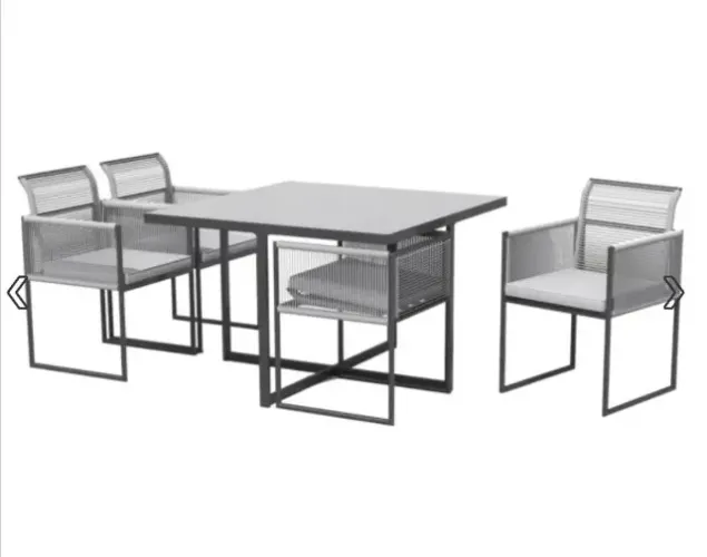 Mesa 4 lugares Novíssima e confortável