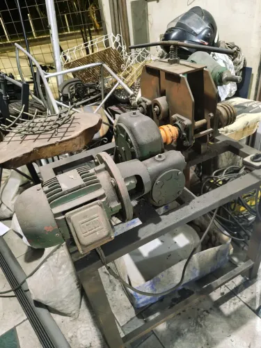 Calandra para perfil com motor de redução WEQ