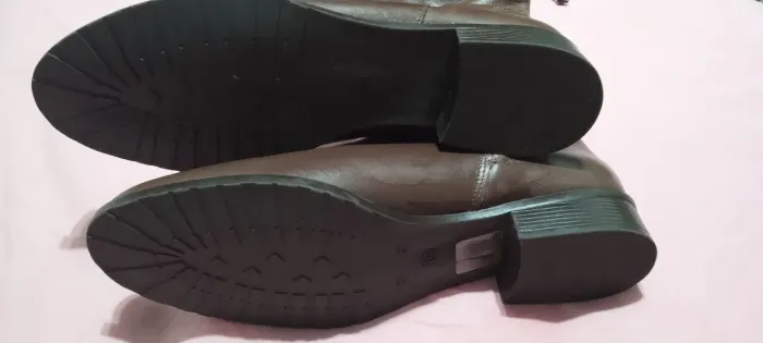 Bota longa tamanho 39_40 feminina cor marrom