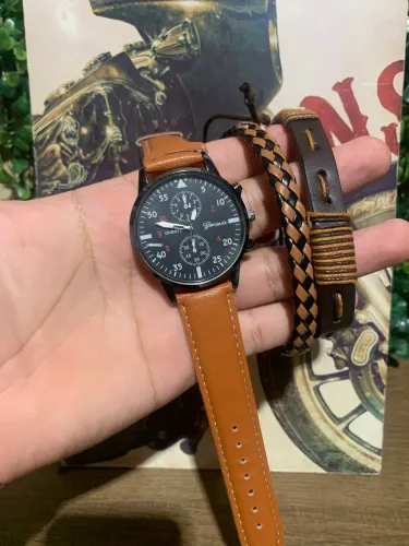 Relógio masculino e pulseiras novo kit 