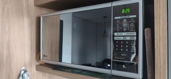 Micro-ondas LG 30 Litros Prata Espelhado 127V - Modelo MS3059L (Excelente Estado)