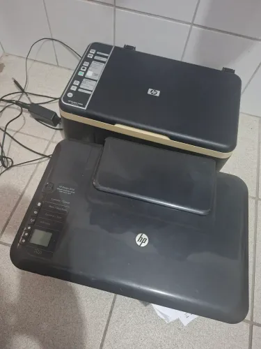 Vendo 2 impressoras HP e 3 monitores de computador 250 tudo