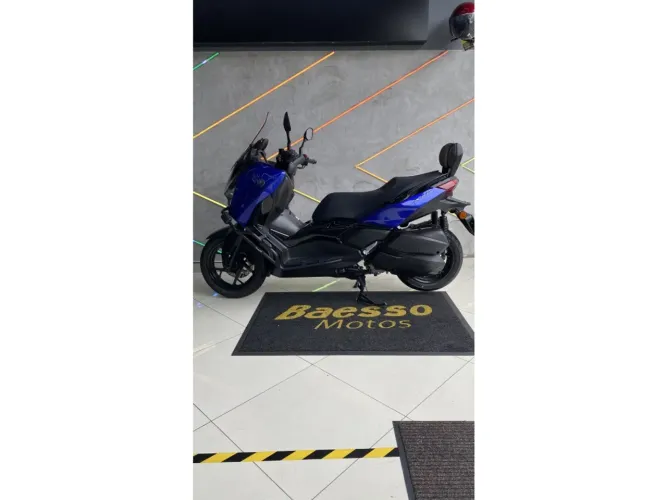 Yamaha Xmax 300 connected abs 2027