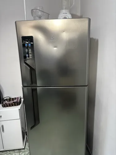 Vendo Geladeira Electrolux R$ 2.300