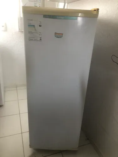 Vende se Frizeer Cônsul