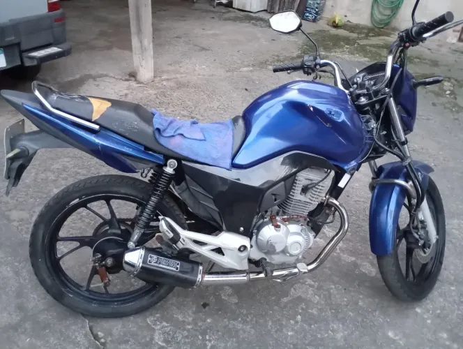 Moto Honda CG 160 Fan adquirida em leilão do Detran para uso diário ou trabalho.