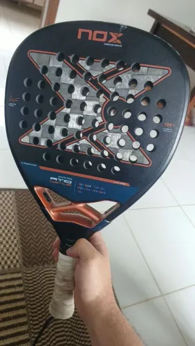 Raquete Padel 18k Nox AT10 Agustín Tapia