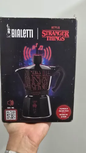 Cafeteira Bialetti Moka Music Stranger Things Netflix 6 Xicaras