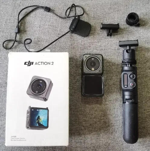 DJI Action 2 Dual-Screen 4K + Bastão DJI e Case - Impecável