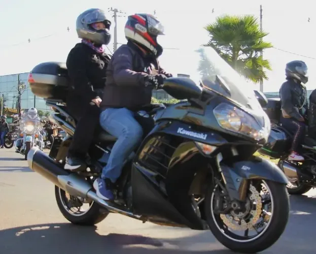 Excelente moto Kawasaki Concour14, para viagens ano 2012, Preta