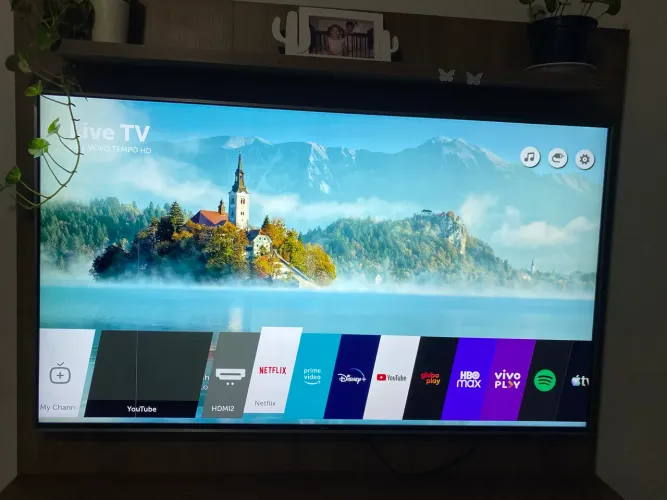Tv LG 4k smart 55 polegadas detalhe imperceptível
