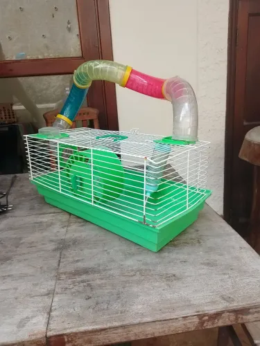 Casinha para hamster com bebedouro 
