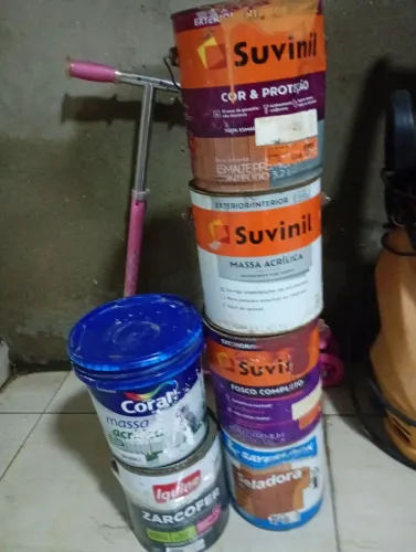 Qualquer uma dessas latas do jeito que tá aí qualquer cor r$ 60 reais cada uma