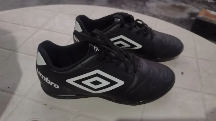 Chuteira futsal infantil umbro 