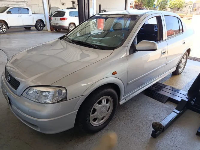 Chevrolet Astra GL Milenium 1.8 MPFI 4P 2001