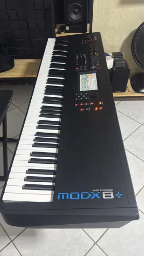 Yamaha MODX 8 plus + M-Vave de. Bônus.