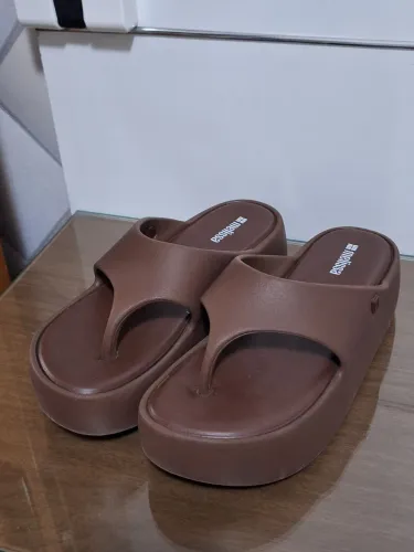 Melissa Free Platform Thong Marrom TAM 37