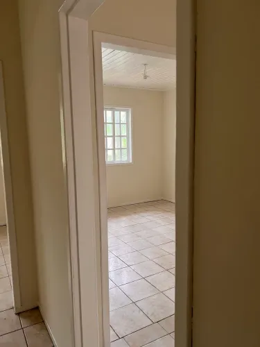Alugo Casa