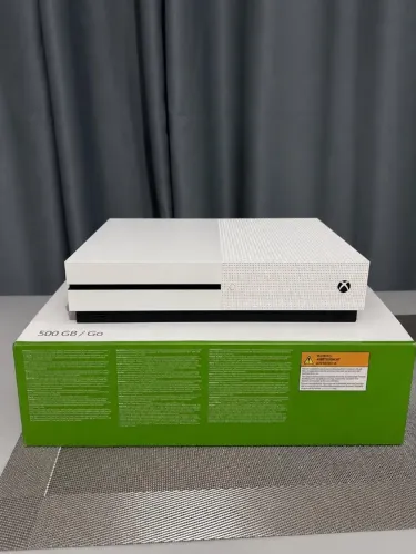 Xbox One S