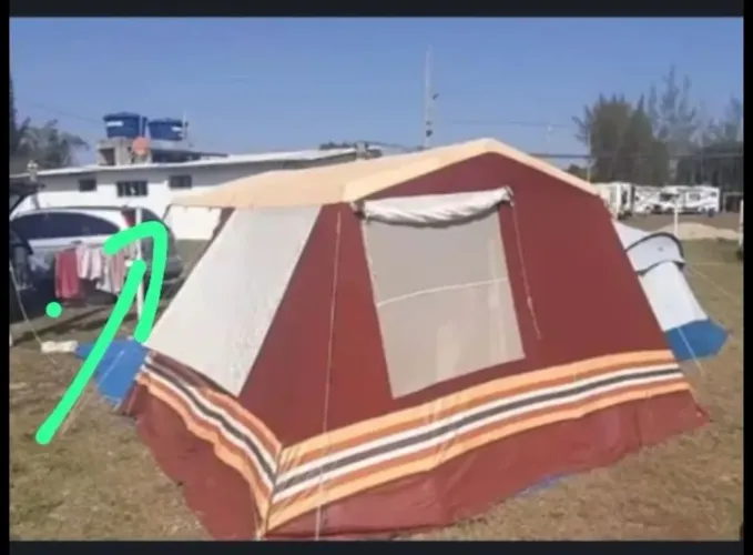 Vendo barraca para 5 pessoas
