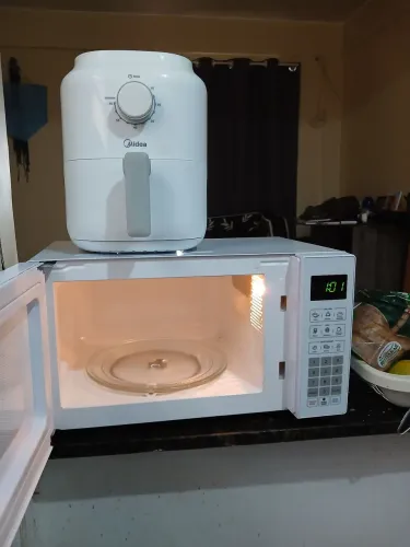 Micro-ondas seminovo sem uso funcionando 21 litros 220v