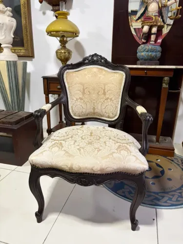 Antiga Poltrona Luís XV
