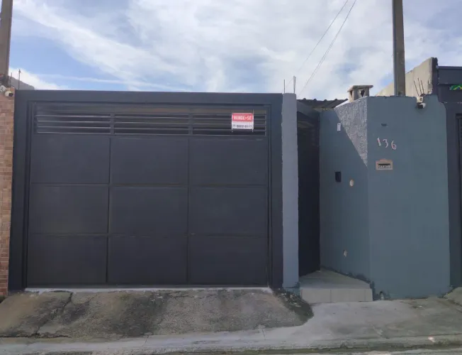 Vende-se casa no bairro Vereador Eduardo Andrade Reis (Zona Oeste)