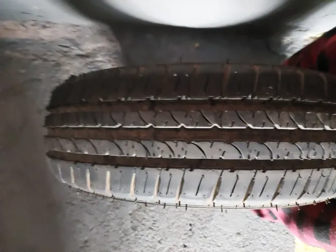Pneu 175/70/R13 novo remold