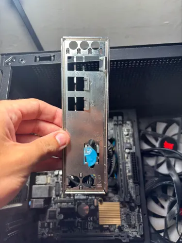 Kit Placa mãe ASUS H110M + Processador i5 7400