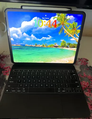 iPad 14 m4 512gb + Magic Keyboard + Case coverbuddy 