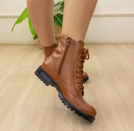 Bota coturno feminino couro legítimo opção preta ou caramelo