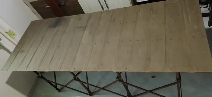 Mesa dobrável e desmontável