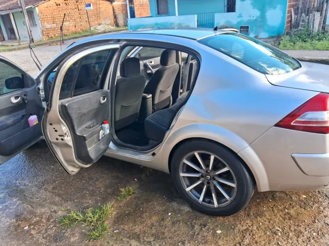 Renault Megane Sedan Dynamique Hi-flex 1.6 16V 2010