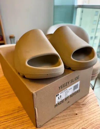 Yeezy slide Pure