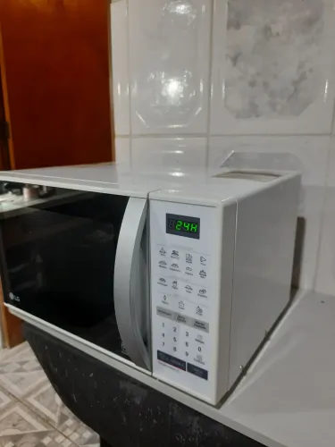 Micro-ondas LG EasyClean 23L funcinando perfeitamente 