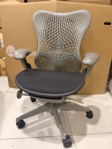 Cadeira herman miller mirra 1 completa super nova