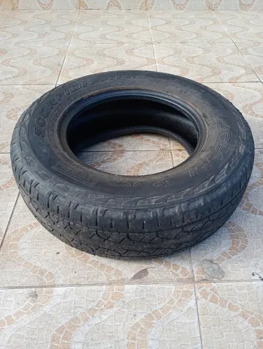 VENDO PNEUS 225 / 75 / ARO 16