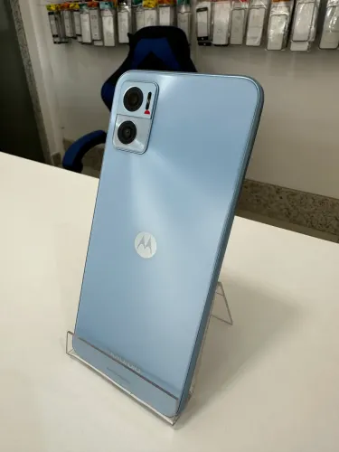 Motorola E22