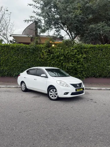 Nissan Versa SL 1.6 16V Flex Fuel 4P Mec. 2014