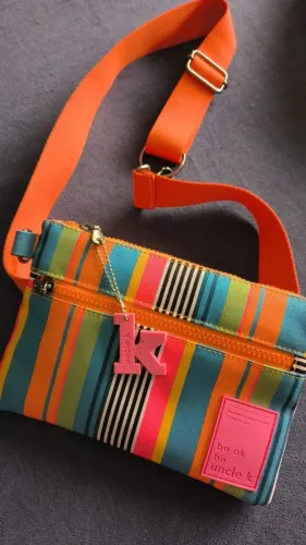 Bolsa tiracolo listrada de nylon Uncle K