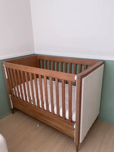 Lindo berço de madeira 