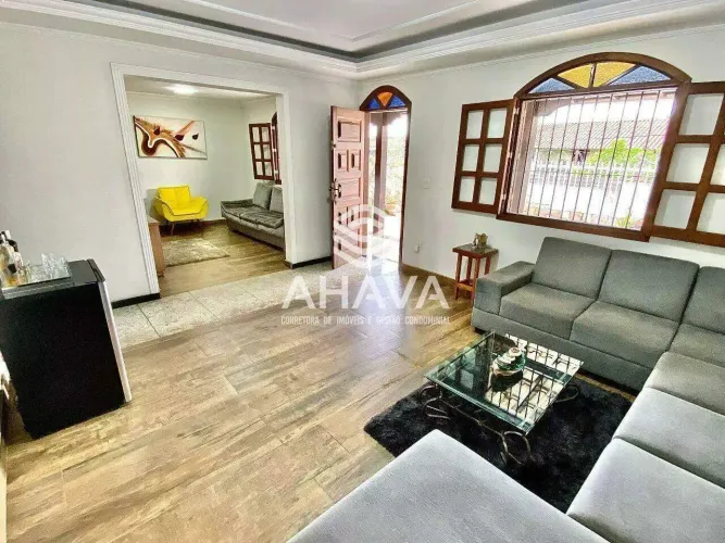 Casa Linear com 3 Quartos, 1 suíte, 200 m², Santa Amélia, Próximo à Av. Guarapari.
