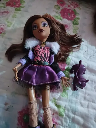 Boneca monster high antiga.