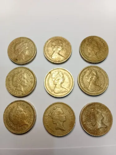 Lote 9 Libra Esterlina Uk Elizabeth Ii + Dolar/eua + Euro
