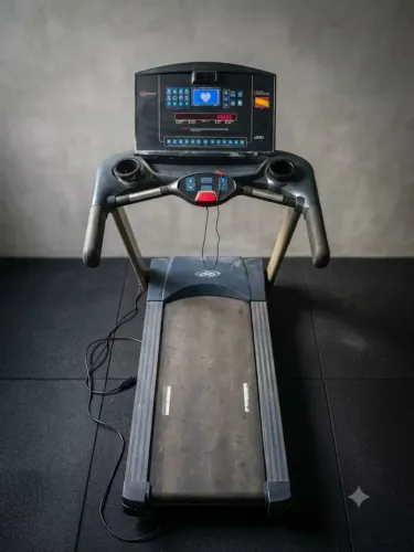 Esteira Profissional Olympikus TC40e - PARA VENDER RÁPIDO Estrutura Robusta OPORTUNIDADE!
